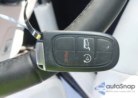 2021 Jeep Cherokee Latitude Lux 4X4 from USA, damaged, VIN 1C4PJMMX1MD235127